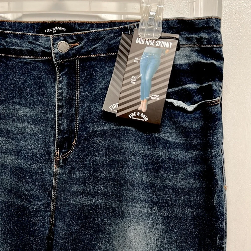 Fire & Rain Blue Denim Mid Rise 5 Pocket Stretch Skinny Jeans Size 24 NWT
